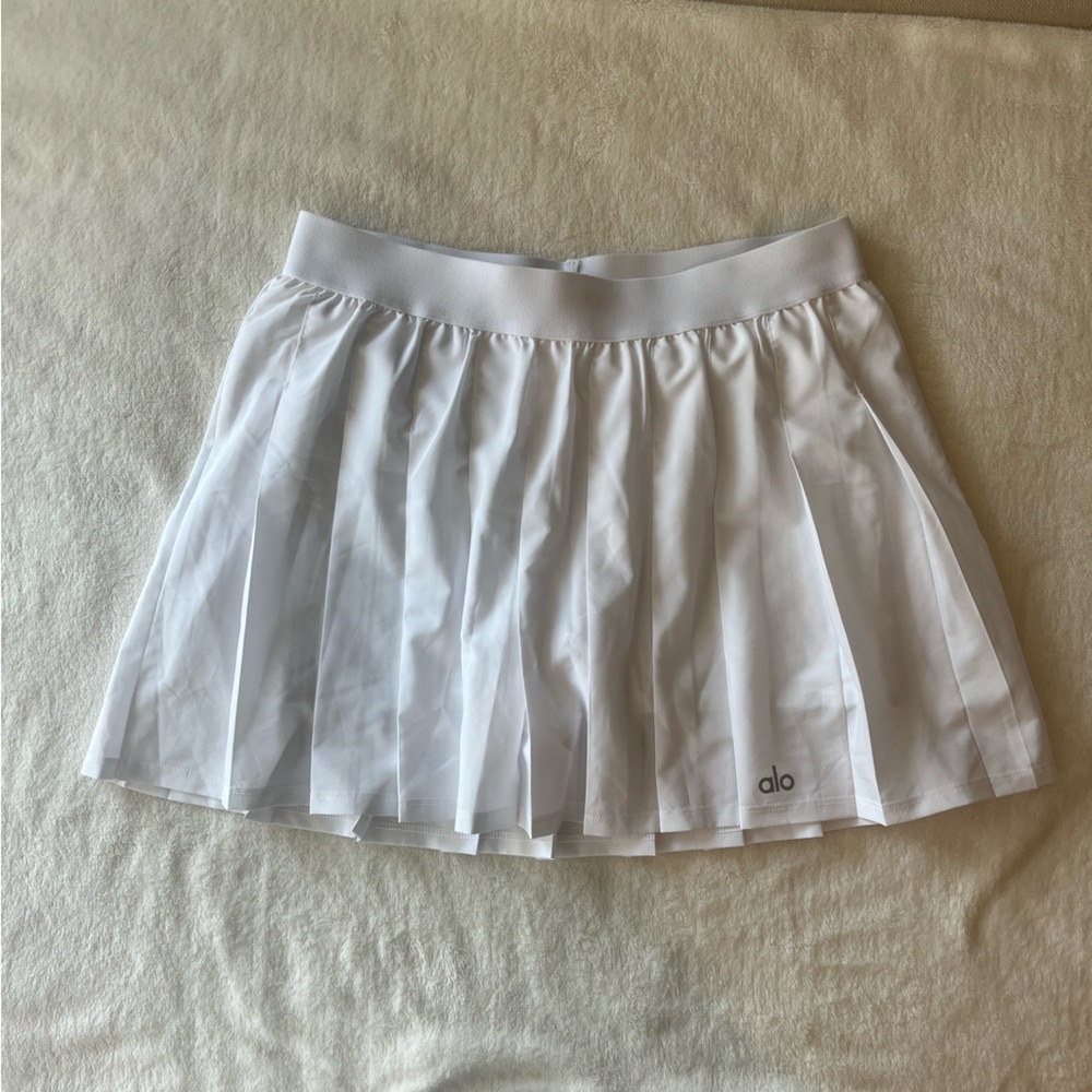 ALO Yoga White Pleated Mini Skirt - Picture 1 of 3